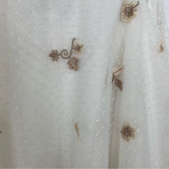 Interdee Paris Fashion Embroidered Floral Netting Skirt Size Small - Picture 6 of 14